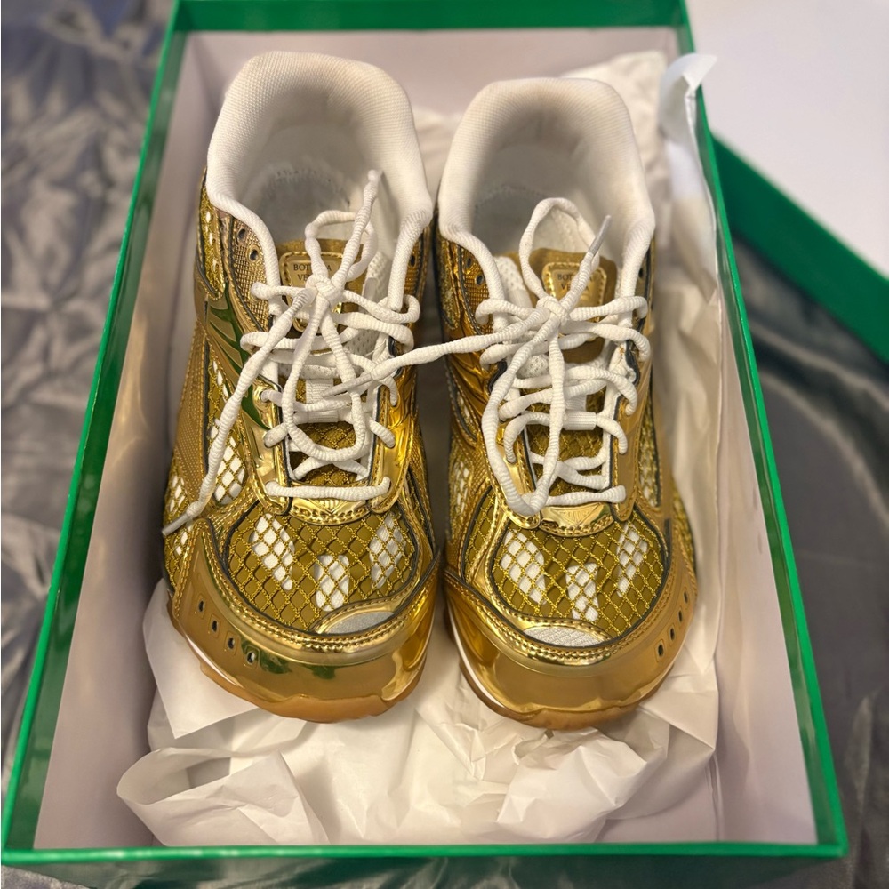 Gold bottega sneakers